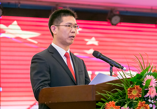 总经理祝建明作《乐鱼官方在线入口2017年度管理工作报告》
