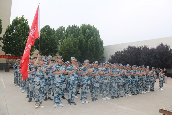 乐鱼官方在线入口2020年度新员工入职培训开营仪式现场.JPG