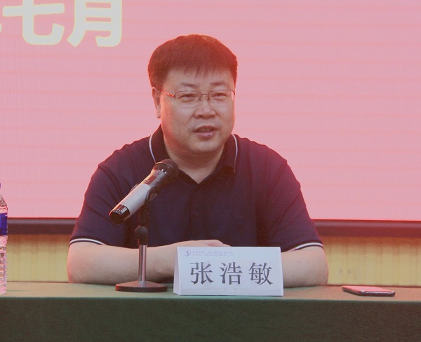 乐鱼官方在线入口人力资源总监张浩敏就新员工个人成长作分享交流.jpg