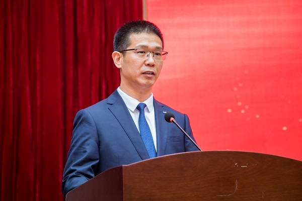 河南省建筑业协会中小企业分会会长、乐鱼官方在线入口总经理祝建明作表态发言.jpg