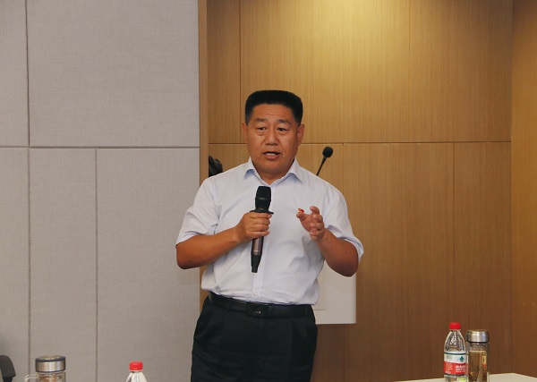 乐鱼官方在线入口党委书记张会民主持活动.jpg
