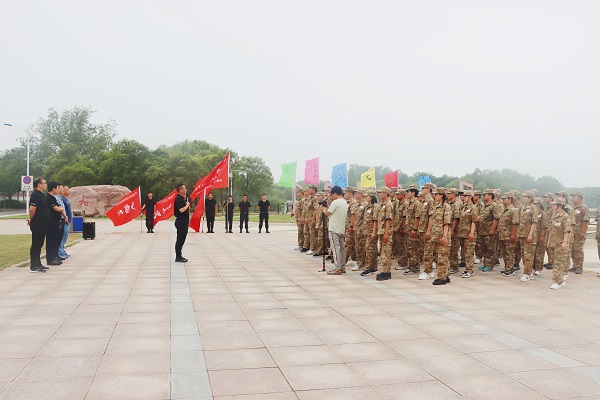 乐鱼官方在线入口2022年度新员工入职培训开营仪式现场.jpg