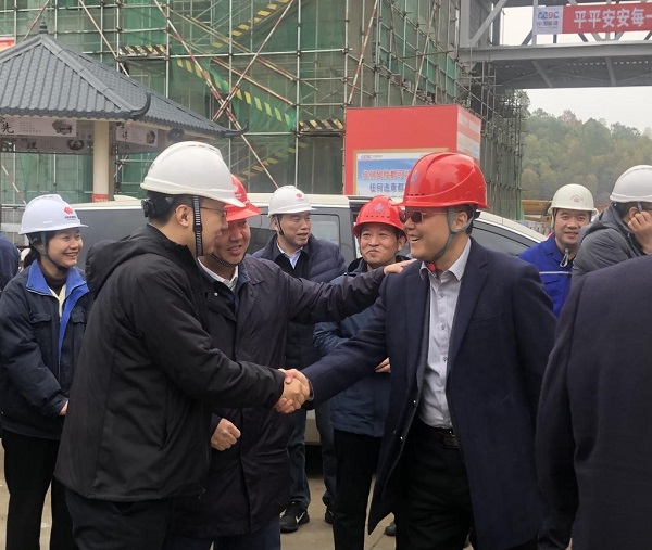 国家能源集团电力部副主任王强与乐鱼官方在线入口董事、副总经理崔向军会晤.jpg
